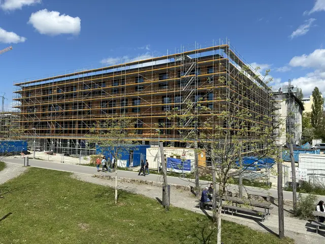 Der Bau des Berufsschulzentrums Konstanz macht stetig Fortschritte. So soll unter anderem die Bauphase Süd dem Planungsbüro Drees &amp; Sommer zufolge im Sommer 2027 abgeschlossen werden.  | Foto: Landratsamt Konstanz