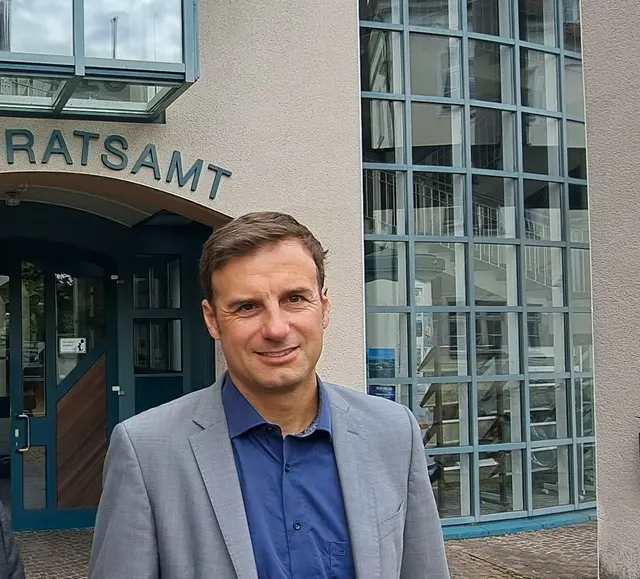 Landrat Zeno Danner möchte weitere acht Jahre im Landratsamt Konstanz arbeiten. Hier ist er bei einem Pressetermin aus dem Jahr 2025. | Foto: Sebastian Ridder