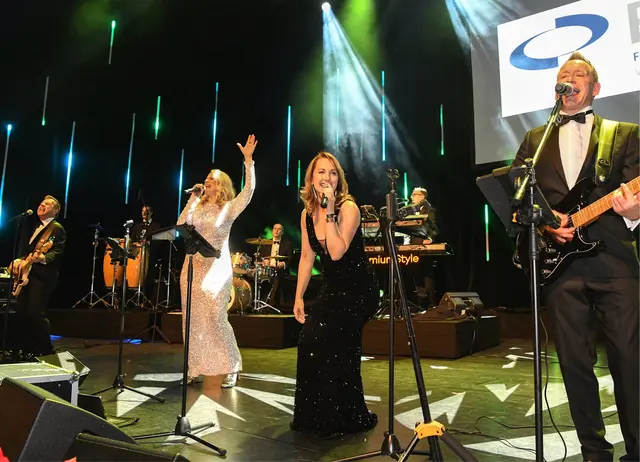 Die Eventband premiumStyle sorgt für Musik am Charity-Abend. | Foto: Johanna Menger