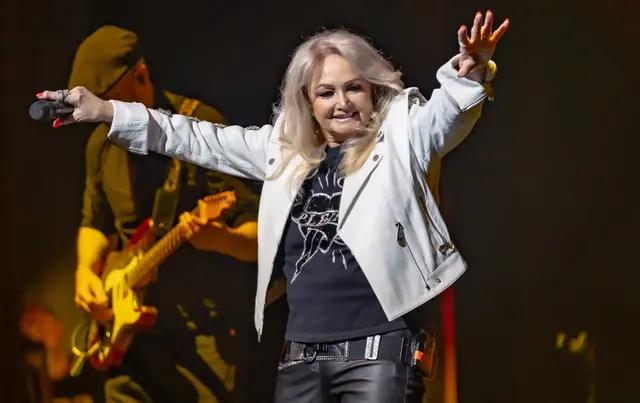 Nach einer Not-Darm-OP liegt Bonnie Tyler jedoch weiterhin im künstlichen Koma. Der Auftritt mit Chris Norman auf dem Hohentwielfestival am 17. Juli hat aktuell jedoch noch Bestand.  | Foto: Anka Gardzinska