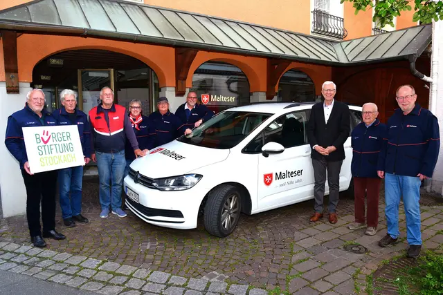 Fahrerinnen/Fahrer im Fahrdienst für die Senioren (von links): Reinhard Eppler, Gerhard Halder, Martha Heinzelmann, Wolfgang Bender, Karl Fecht, Bernd Wolf, Gebhard Schulz, Heinz Martin und Ewald Wetekamp. | Foto: Werner Gaiser