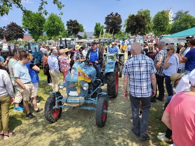 Das Treffen "Oldtimer in Aktion" lockte wieder zahlreiche Oldtimer-Fans und interessierte Gäste nach Ehingen. | Foto: Sebastian Reich