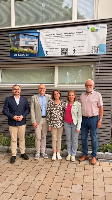 Freuen sich über die Gründung der TengenMED eG (von links): Bürgermeister Selcuk Gök, André Saliger (Diomedis), Dr. Christine Riede, Dr. Andrea Harder und Dr. Max Hahn | Foto: Stadt Tengen