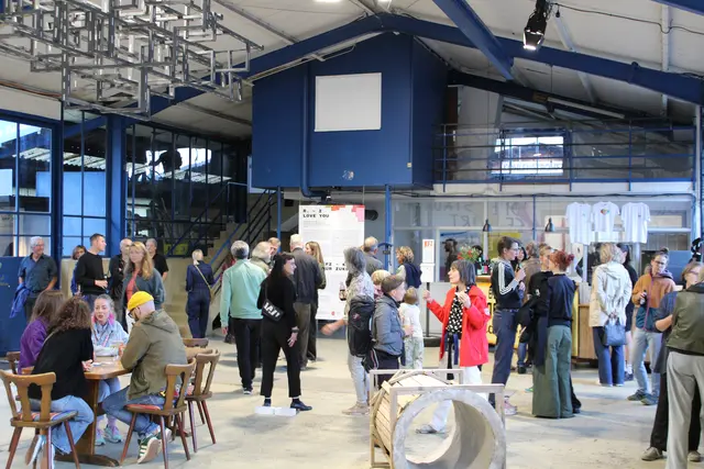 Die Kunstaustellung "R. - I LOVE YOU" in den Räumlichkeiten einer ehemaligen KFZ-Werkstatt in Radolfzell startet am 12. Juni mit großer Vorfreude.  | Foto: Eron Metolli