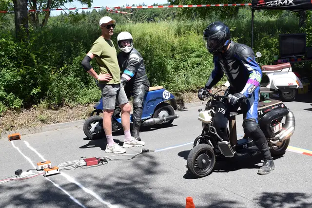 Countdown zum Start bei den Blechrollermeisterschaften in Steißlingen. | Foto: Achim Holzmann