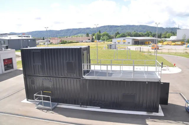 Der Brandsimulationscontainer besteht aus drei Räumen mit vier Brandstellen, sowie verschiedenen Technikräumen. | Foto: Anja Kurz