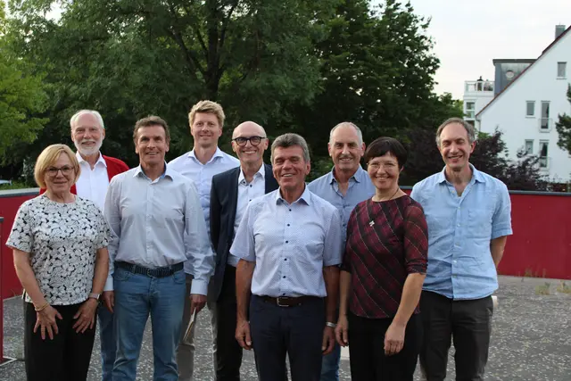 Die Mitglieder der Steißlinger Arbeitsgruppe setzten sich für eine Bürgerstiftung in Steißlingen eins (von links): Siglinde Baumann, Fritz Grüninger, Willi Streit, Julian Kalweit, Werner Haun, Artur Ostermaier, Dirk Ströber, Regina Renz und Achim Riedle. | Foto: Eron Metolli