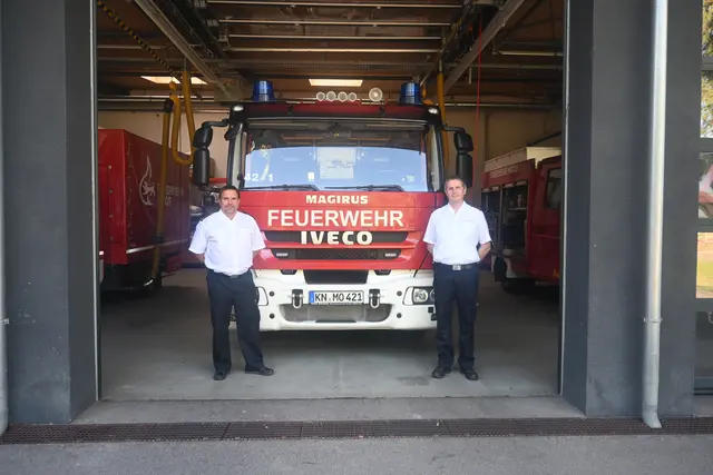 Die Vorbereitungen für das Kreisjugendfeuerwehrzeltlager 2027 sind im vollen Gange. Das bestätigen auch Andreas Spehr, erster stellvertretender Kommandant Feuerwehr Gaienhofen (links) und Wolfgang Leber, Kommandant Feuerwehr Moos. | Foto: Juleda Kadrija