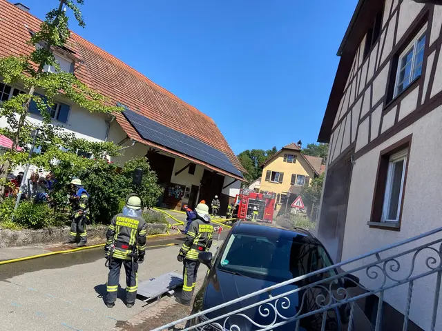  Eine starke Rauchentwicklung und die Rettung mehrerer Menschen waren die Herausforderungen an die Mögginger Feuerwehr.  | Foto: Freiwillige Feuerwehr – Ralf Mayer