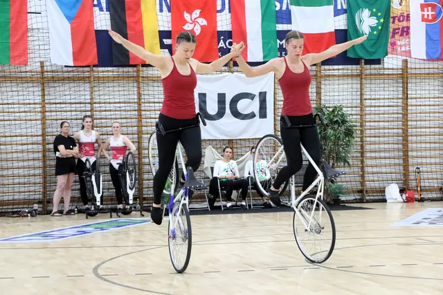 Nur rund 20 Punkte trennten Sara und Lisa Knobelspies vor dem 1. Platz im 2er-Rad.  | Foto: Wilfried Schwarz