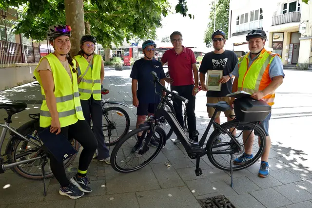 Neben Ortsvertretern des ADFC und dem ADFC-Landesvorstand Dr. Matthias Zimmermann nahmen das städtische Mobilitätsmanagement sowie das Ordnungsamt als Vertreter der Unteren Straßenverkehrsbehörde an der Tour teil. | Foto: ADFC Radolfzell