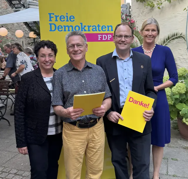 Birgit Homburger, Dr. Norbert Feurer, Dr. Alexander Rudolf und Dr. Ann-Veruschka Jurisch auf der Sommerfeier der FDP Kreis Konstanz. 
 | Foto: Nico Klemann