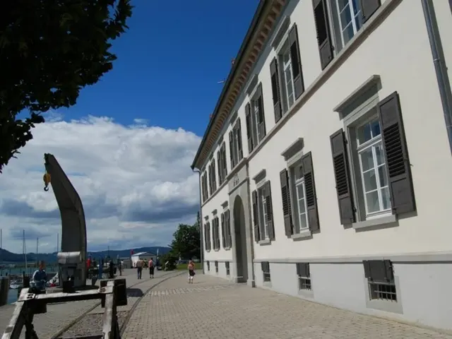Symbolbild Zollhaus/ Rathaus Ludwigshafen. | Foto: Archiv SWB