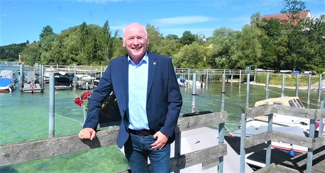 Gaienhofens Bürgermeister Jürgen Maas hat in seinen bisherigen dreieinhalb Jahren als Amtsinhaber schon Einiges erleben dürfen.  | Foto: Philipp Findling
