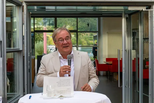 Armin Laschet sprach beim Sommerempfang von CDU und Junger Union über Europas Rolle in einer zunehmend unsicheren Welt. | Foto: Uwe Johnen