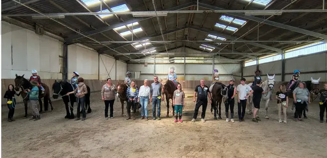 Beim Kinder-Event auf dem Greuthof in Volkertshausen kommen Kinder mit Pferden zusammen. | Foto: Steffen Krüger