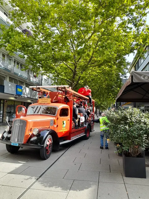 Sie sind keine unbekannten Gäste in Singen: Die Schluuchmusig Schaffhuuse  in der Singener Innenstadt. | Foto: Singen aktiv