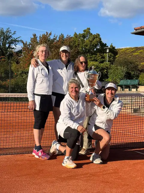 Die stolzen Gewinnerinnen in Berlin: Hintenvon links: Isolde Hepp-Schwarz, Gabriele Joachimski, Hildegard Dourver. Vorne von links: Sandra Hopfner, Regina Meyer-Stoll
nicht anwesend: Ulrike Dowideit
 | Foto: TC Singen