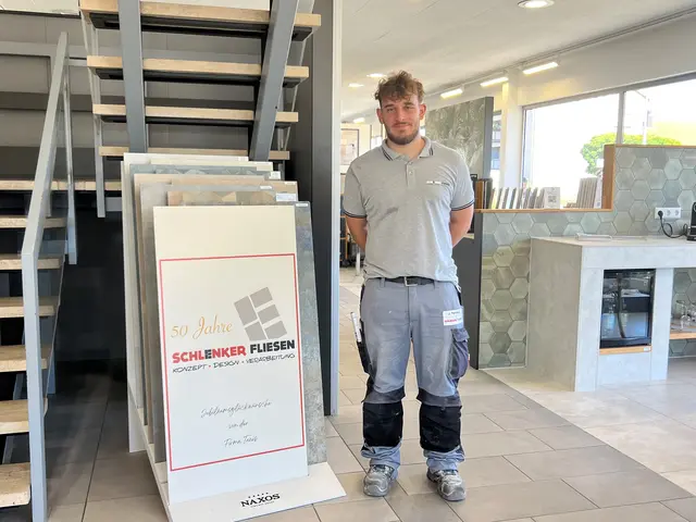 Gerade ein Praktikum kann dabei helfen, herauszufinden, ob ein Beruf zu einem passt. Diesen Weg ist auch Justin Pernice gegangen, der nun sein zweites Ausbildungsjahr bei Schlenker Fliesen absolviert. | Foto: Juleda Kadrija