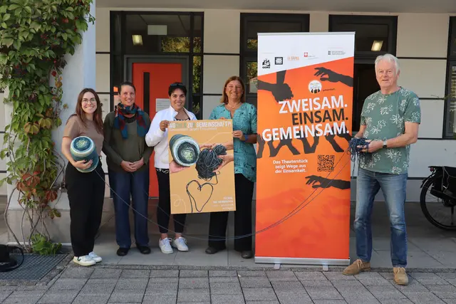 (v.l.n.r.): Melanie Patzke (GEMS), Dina Roos (Schauspielerin), Martina Kaiser (Caritas Singen-Hegau e.V.), Andrea Fink-Fauser (Lutherkirche) und Udo Engelhardt (1. Vorstand Tafel im Landkreis Konstanz) freuen sich auf die Begegnungen und Veranstaltungen, die bei den "Wochen zur Gemeinschaft" die Menschen näher zusammenbringen sollen. | Foto: Juleda Kadrija