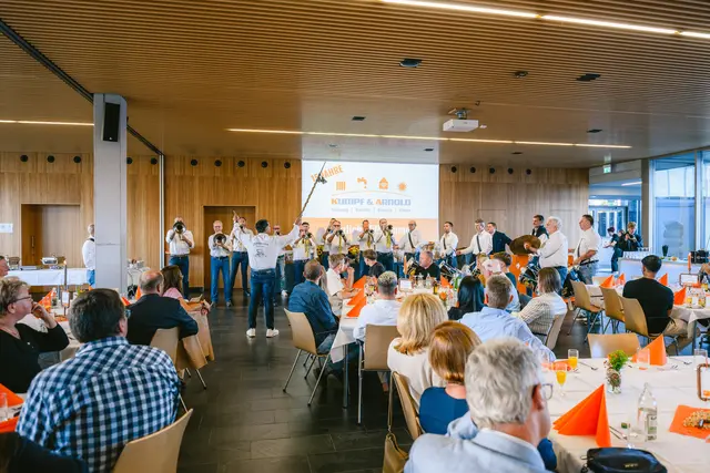 15 Jahre, die die Unternehmensgeschichte prägen. Dieses Jubiläum wurde mit geladenen Gästen gefeiert. | Foto: Lukas Leertaste