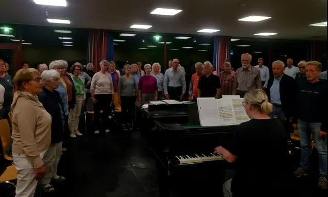 Die Proben für das Konzert am 18. Oktober laufen beim Madrigalchor Alu Singen schon auf Hochtouren.  | Foto: Pia Schaible