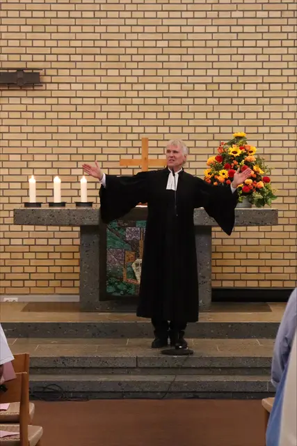 Pfarrer Roland Klaus bei seinem letzten Gottesdienst in der evangelischen Kirchengemeinde auf der Höri. Nach 17 Jahren wurde er nun in den Ruhestand verabschiedet. | Foto: ev. Gemeinde