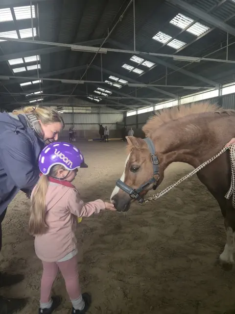 Ganz nah kamen sich Kind und Pferd beim zehnten Kinder-Event auf dem Greuthof. | Foto: Milena Barjašić