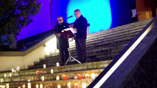 Rund 500 TeilnehmerInnen bei Mahnwache in Rielasingen | Foto: swb-Bild: of